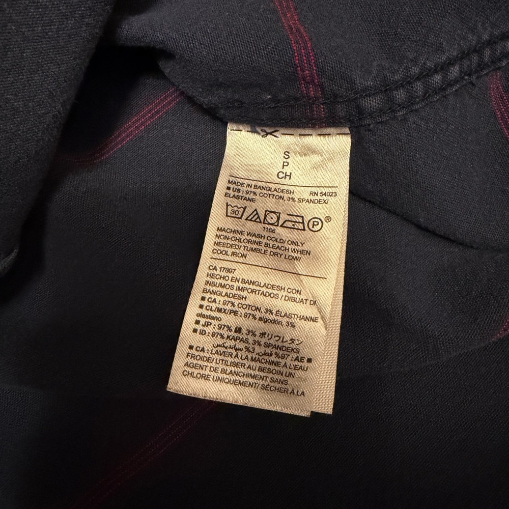 Set of 2 Men’s Button Down Shirts: Old Navy & Goodfellow - S - Picture 8 of 8